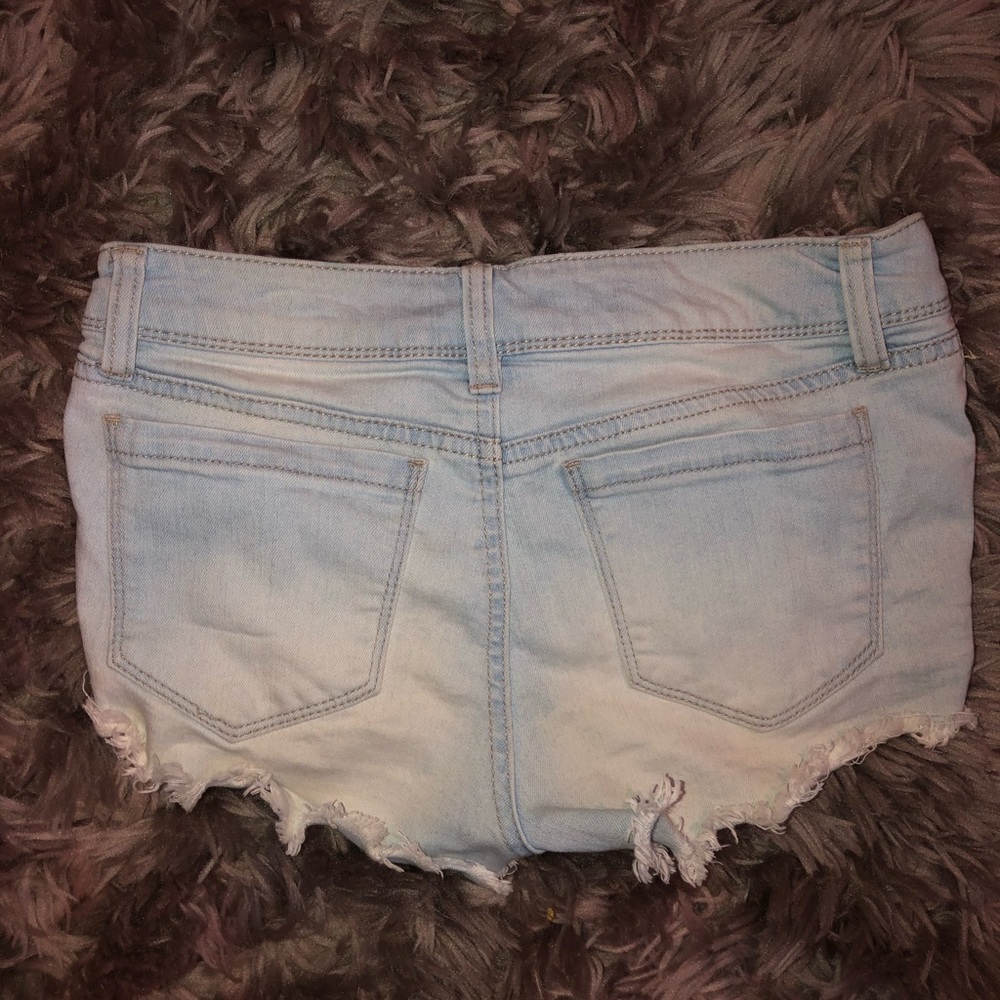Shorts - Picture 3 of 3